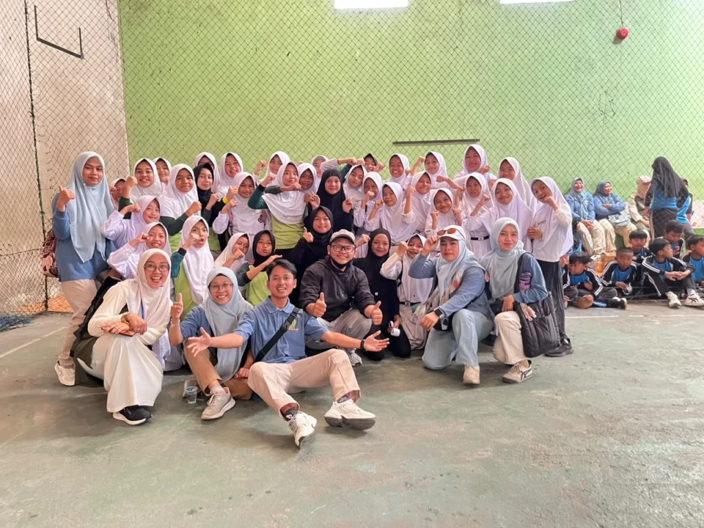 Dukungan Tulus Siswa MIN 4 Garut Warnai Semangat PORSENI, Bukti Madrasah Negeri dan Swasta Bersatu dalam Sportivitas