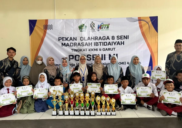 MIS AR-RAUDHOTUN NUR Borong 12 Piala PORSENI KKMI 4 Garut, Bukti Kerja Keras dan Semangat Pantang Menyerah