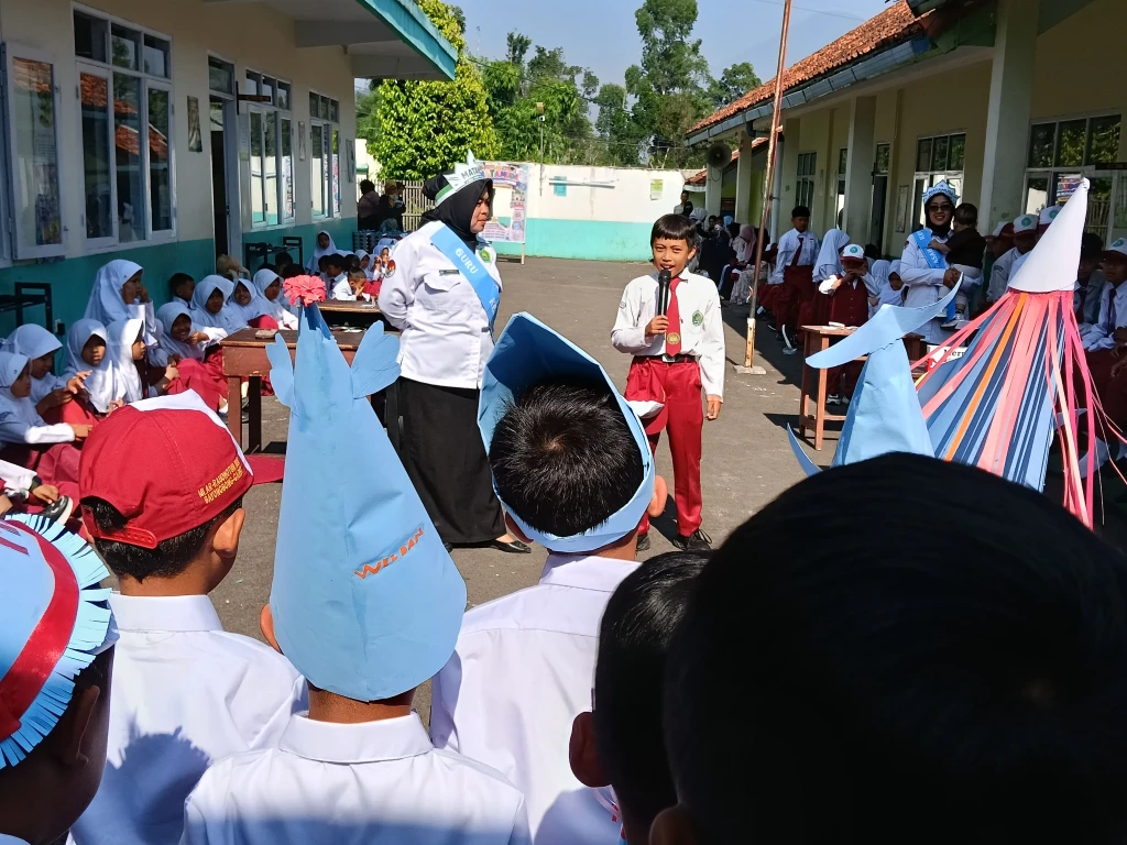 Siswa Kelas VI MIS Ar-Raudhotun Nur Suarakan Gerakan Anti Bullying kepada Adik Kelas sebagai Wujud Kepedulian dan Keteladanan