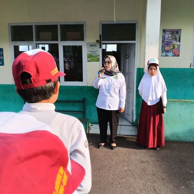 Semangat Kebhinekaan Menggema dalam Upacara Bendera di MIS Ar-Raudhotun Nur