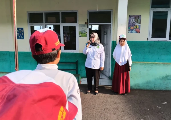Semangat Kebhinekaan Menggema dalam Upacara Bendera di MIS Ar-Raudhotun Nur