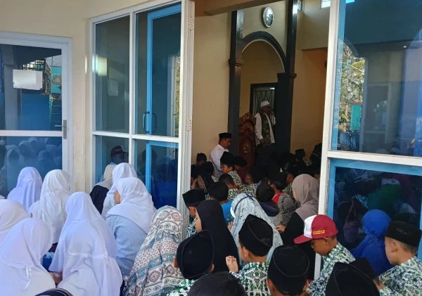 Yayasan Ar-Raudhotun Nur Gelar Doa Bersama Rebo Kasan, Perkuat Nilai Spiritual dan Moral Siswa