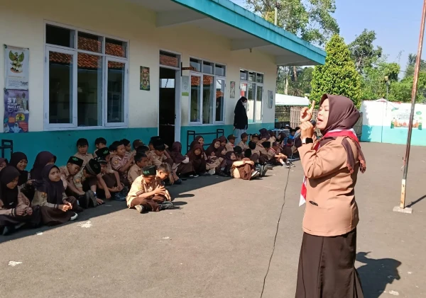 Sesi Perenungan HUT Pramuka ke-65, MIS AR-RAUDHOTUN NUR Tanamkan Makna Pengabdian dan Nilai Spiritual
