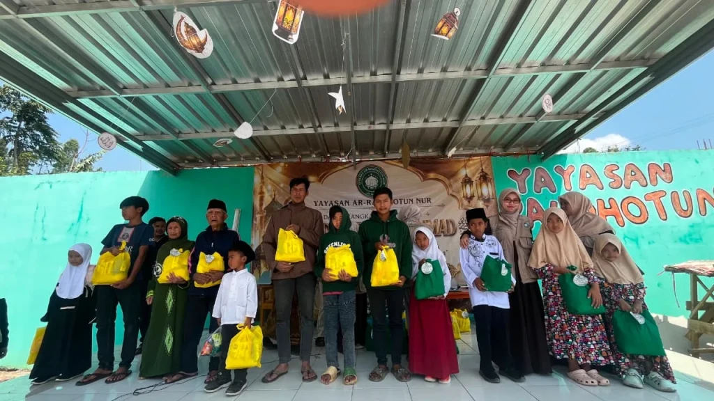 Meneladani Kedermawanan Rasulullah, Yayasan Ar-Raudhotun Nur Berbagi Kebahagiaan