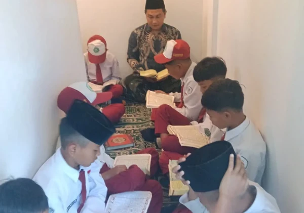 Menanam Cinta Al-Qur’an Sejak Dini, MIS Ar-Raudhotun Nur Perkuat Program Unggulan Tahfidz