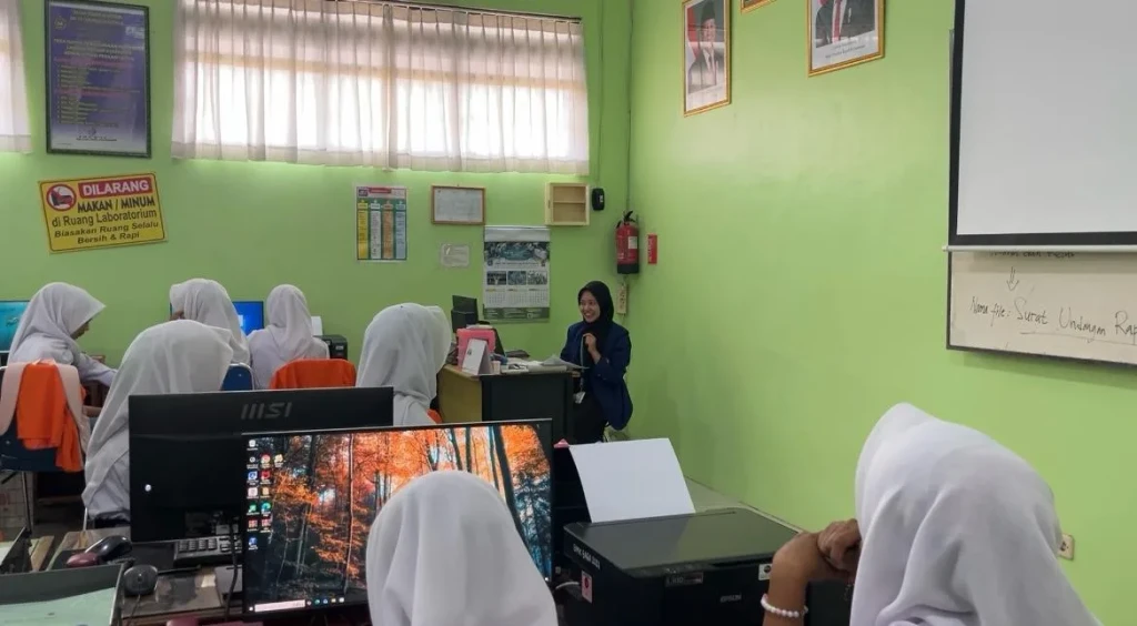 Implementasi Project Based Learning untuk Mengembangkan Kolaborasi, Kreativitas, dan Literasi Digital Siswa MPLB sebagai Kontribusi terhadap SDG 4