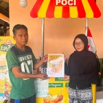 Mahasiswa Ilmu Komunikasi UHO Perkenalkan Media Digital Kepada Pedagang Pasar Sentral Kendari