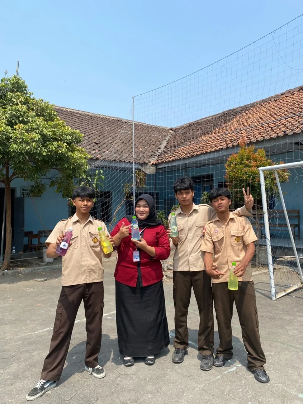 Dari Biang Sabun Jadi Cuan, Siswa Belajar Produksi hingga Pemasaran Sabun Cuci Piring