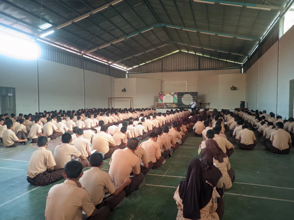 RABU, Gerakan Literasi Pagi di SMKN 1 Cilegon untuk Tingkatkan Minat Baca Siswa