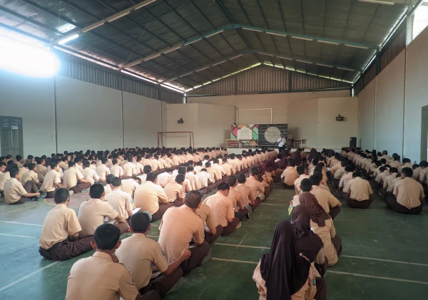 RABU, Gerakan Literasi Pagi di SMKN 1 Cilegon untuk Tingkatkan Minat Baca Siswa