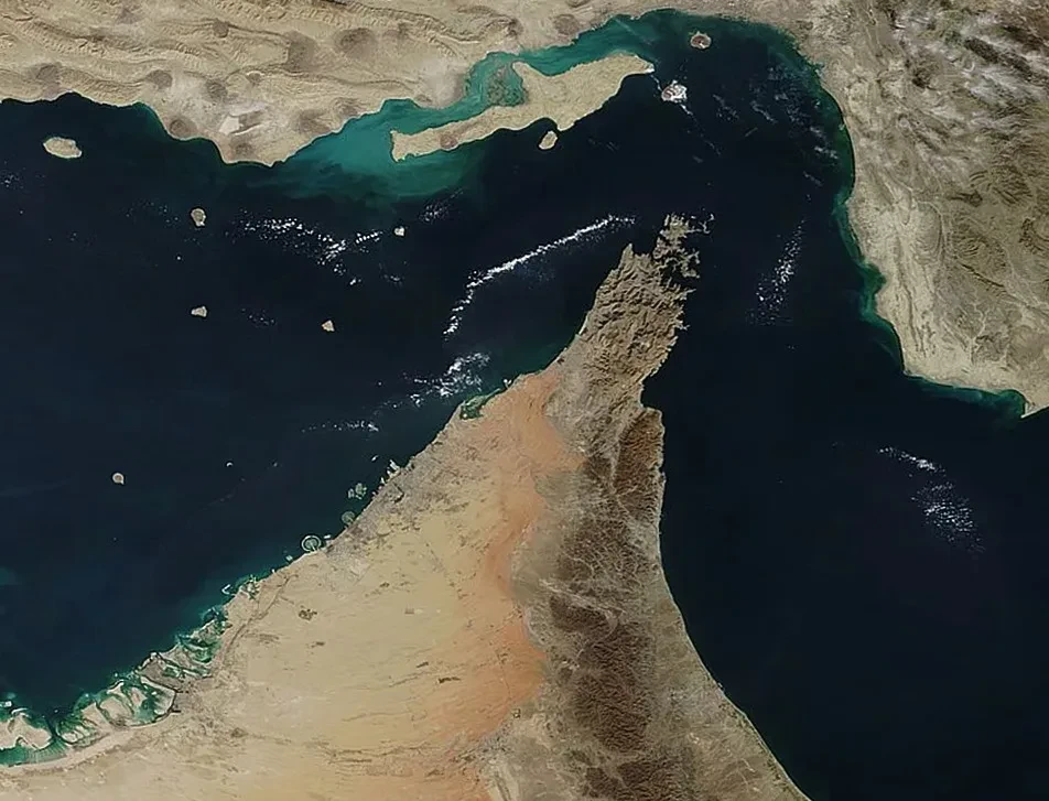 Iran Ancam Tutup Selat Hormuz, Geopolitik Memanas!