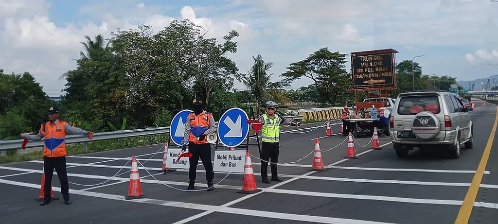 Polda Banten Pastikan Arus Lalu Lintas Cilegon Menuju Merak Lancar dan Kondusif