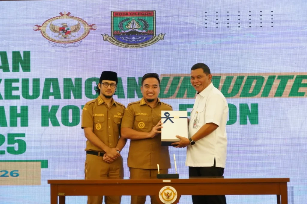 Wali Kota Cilegon Robinsar Serahkan LKPD 2025, Optimistis Raih Opini WTP