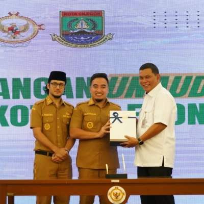Wali Kota Cilegon Robinsar Serahkan LKPD 2025, Optimistis Raih Opini WTP