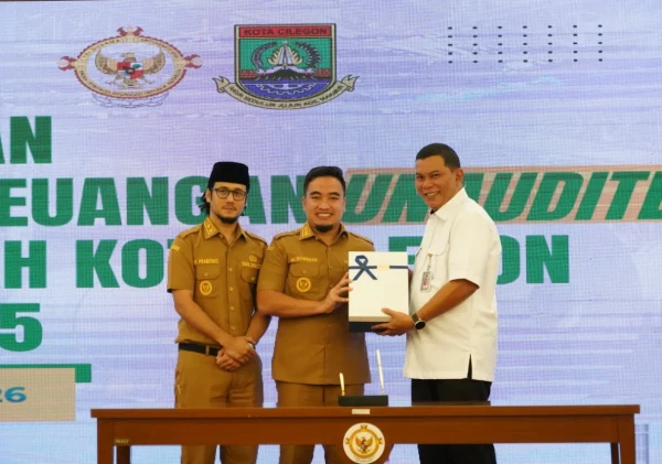 Wali Kota Cilegon Robinsar Serahkan LKPD 2025, Optimistis Raih Opini WTP
