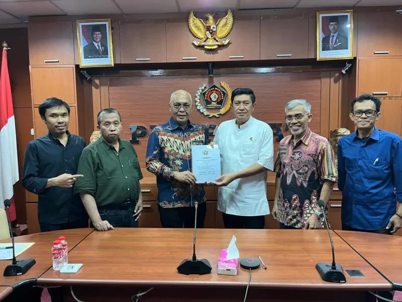 Hasil Konkernas PWI 2026 Diserahkan ke Ketua Umum Akhmad Munir