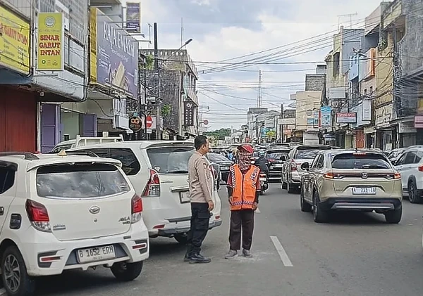 Polsek Serang Sosialisasikan Bahaya Premanisme kepada Juru Parkir