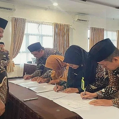 Kepala MTsN 4 Bantul Teken Perjanjian Kinerja 2026 di Kemenag Bantul