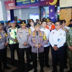Kapolri Instruksikan Pelayanan Maksimal untuk Pemudik di Stasiun Surabaya Gubeng
