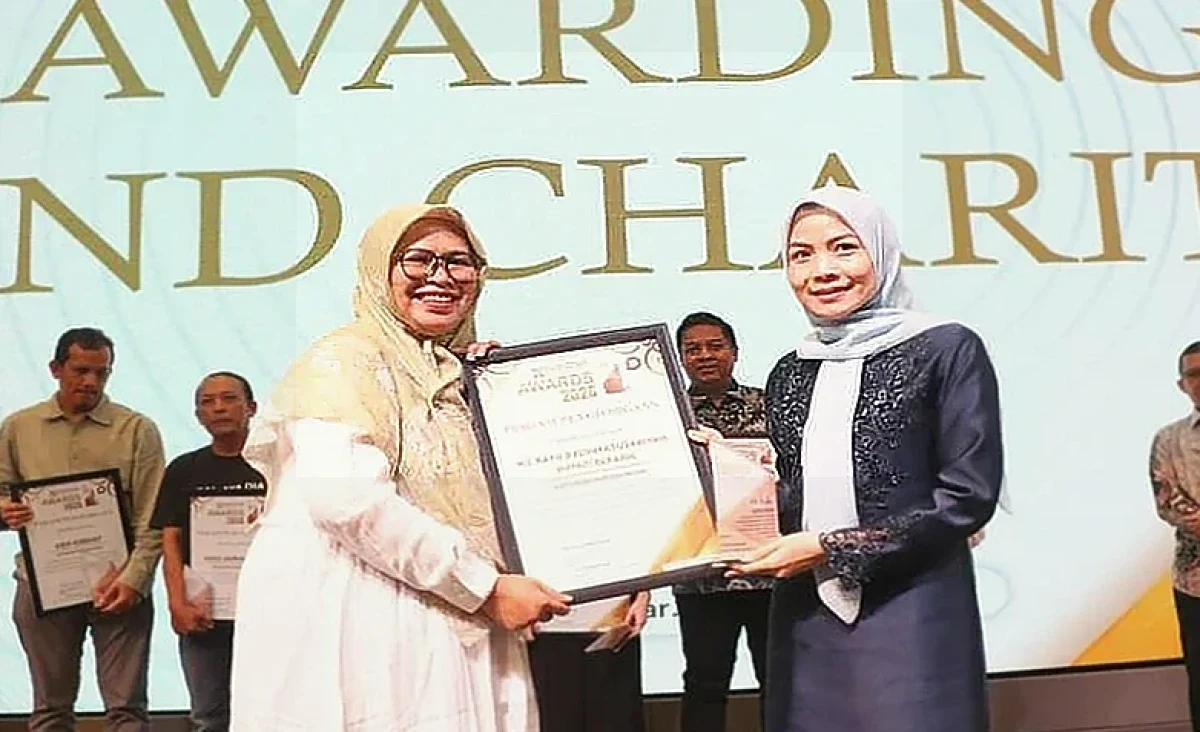 Bupati Serang Ratu Rachmatuzakiyah Raih Penghargaan Kepala Daerah Inovatif