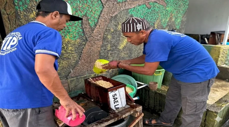 Warga Binaan Lapas Narkotika Karang Intan Dilatih Mandiri Lewat Pembuatan Tempe