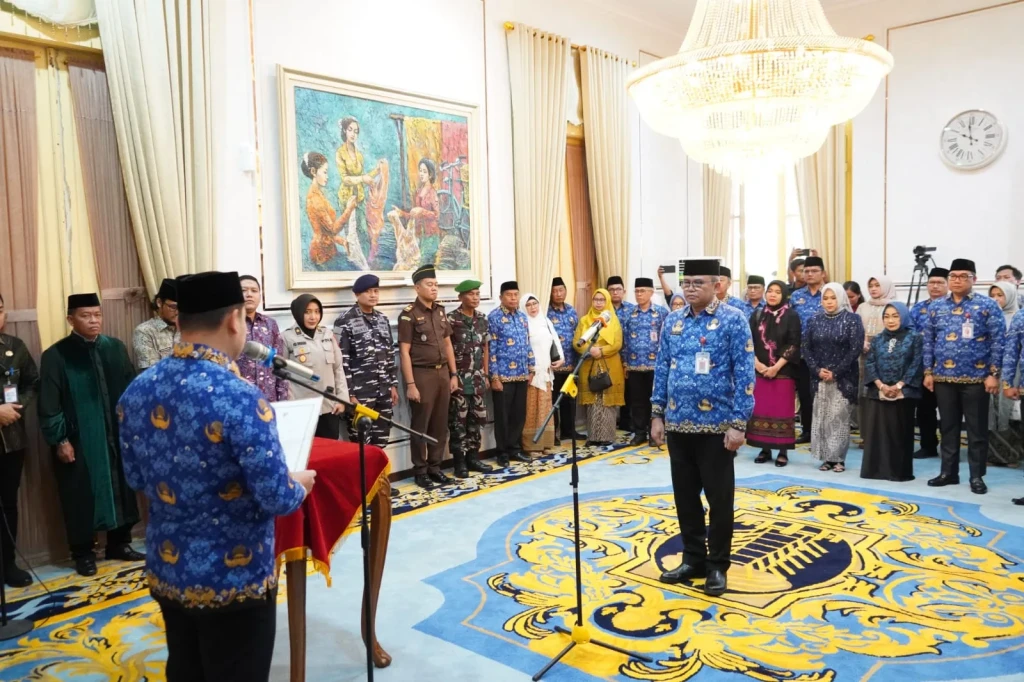 Wali Kota Cilegon Lantik Ahmad Aziz Setia Ade Putra sebagai Pj Sekda