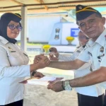 Petugas Lapas Bandanaira Rohany Renmaur Raih Satyalancana Karya Satya XX