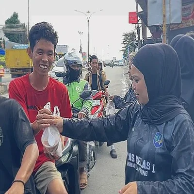Lapas Kelas I Bandar Lampung Bagikan Takjil di Jumat Berkah