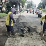 Pemkot Tangerang Perbaiki Jalan Puri Beta Larangan Akibat Rusak Parah