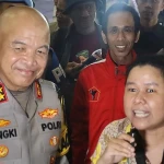 Kapolda Banten Irjen Hengki Beri Kejutan Ulang Tahun Pemudik di Pelabuhan Merak