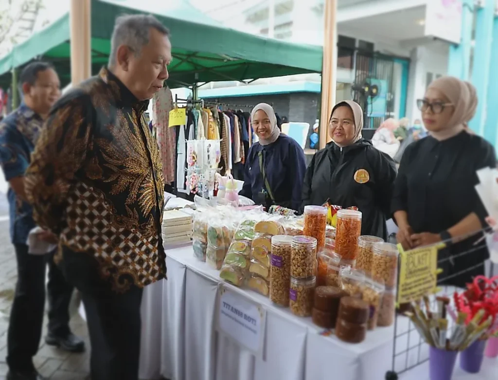 Wali Kota Benyamin Davnie Buka Bazar Ramadan Serentak di Tangsel, 11.000 Paket Sembako Murah Diserbu Warga