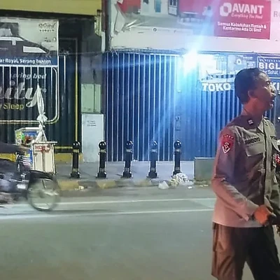 Polsek Serang Gelar Patroli Dini Hari di Royal Baroe, Pastikan Kamtibmas Kondusif