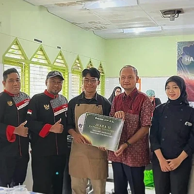 Santri Shohwatul Is'ad Sabet Juara 2 Halal Chef Competition Tingkat Regional