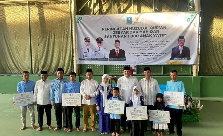 Bupati Serang Ratu Rachmatuzakiyah Salurkan Zakat Rp100 Juta, Santuni 1.000 Anak Yatim