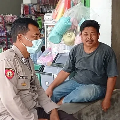 Bhabinkamtibmas Polsek Kasemen Patroli dan Silaturahmi di Wilayah Binaan