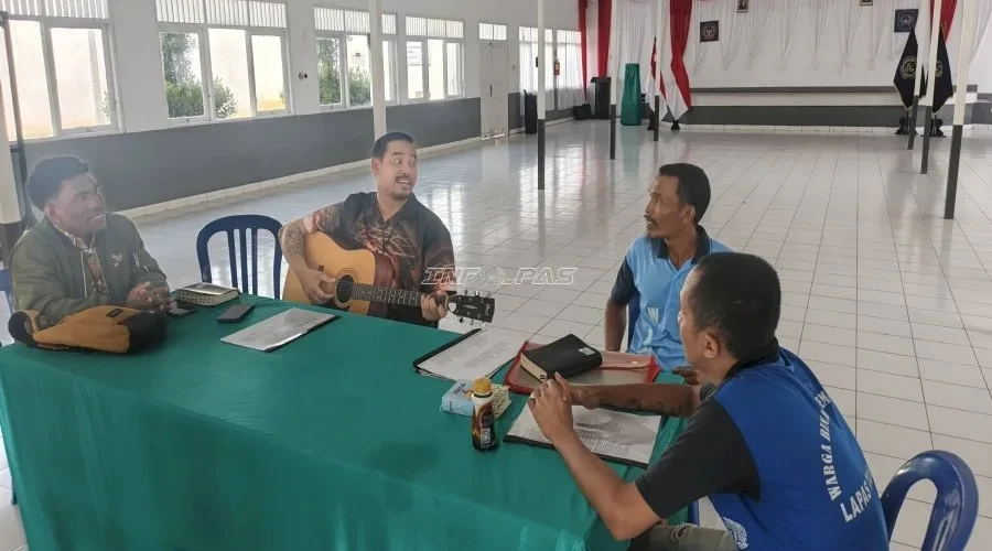 Warga Binaan Lapas Tanjung Ikuti Pembinaan Rohani Kristen Penuh Penghayatan