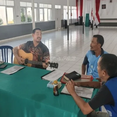 Warga Binaan Lapas Tanjung Ikuti Pembinaan Rohani Kristen Penuh Penghayatan