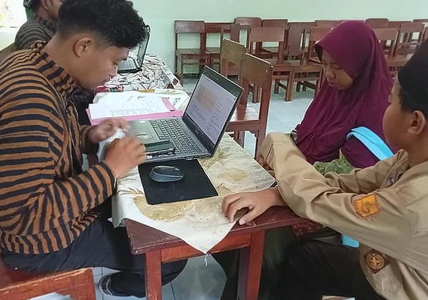 MTs N 6 Bantul Bantu Calon Siswa Baru Buat Email untuk Administrasi Digital