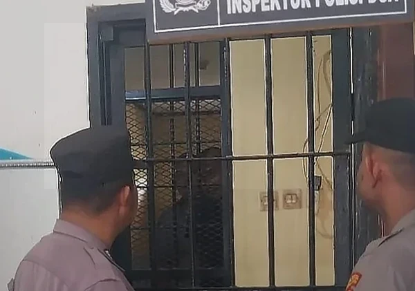 Polsek Waringinkurung Rutin Periksa Tahanan Demi Keamanan dan Kondisi Terjaga