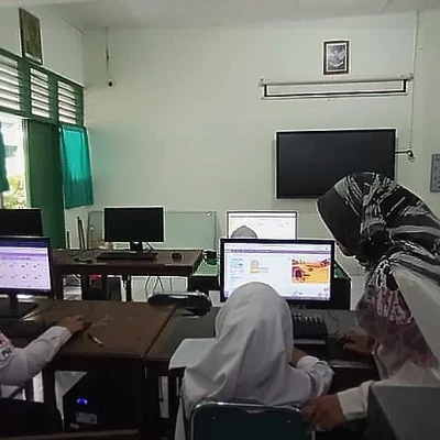 Siswa MTsN 4 Bantul Asah Literasi Digital Lewat Praktik Koding Scratch