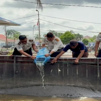 Lapas Banjarmasin Tebar 2.000 Bibit Lele, Perkuat Ketahanan Pangan dan Kemandirian Warga Binaan