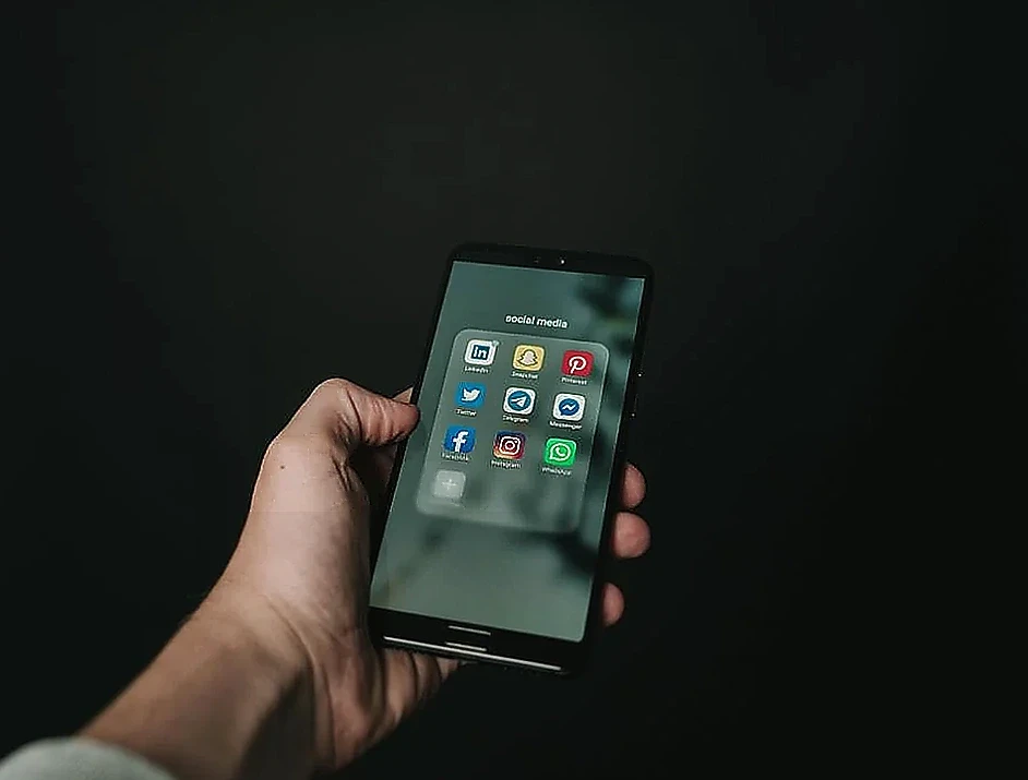 Ketergantungan Media Sosial Ancam Milenial dan Gen Z di Era Digital