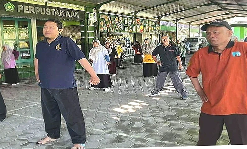 MTsN 4 Bantul Gelar Senam Bersama, Ajak Guru dan Pegawai Jaga Kebugaran