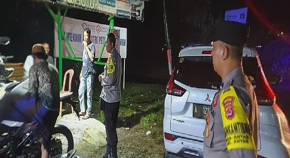 Polsek Anyar Gelar Patroli Dialogis di Kecamatan Anyar Jelang Lebaran 1447H
