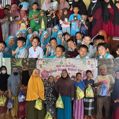 TKIT Al-Fadiyah Gowa Gelar Ramadan Berbagi, Salurkan Waqaf Al-Qur'an dan Sembako