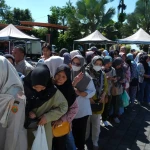 Warga Serbu Bazar Murah Kementan di Baturraden, Daging Sapi Rp100 Ribu Per Kg Ludes Sejam