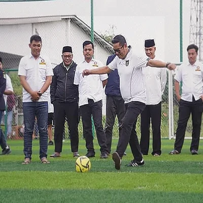 Wakil Wali Kota Tangerang Futsal Bareng Karang Taruna Pinang saat Ngabuburit