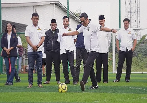 Wakil Wali Kota Tangerang Futsal Bareng Karang Taruna Pinang saat Ngabuburit