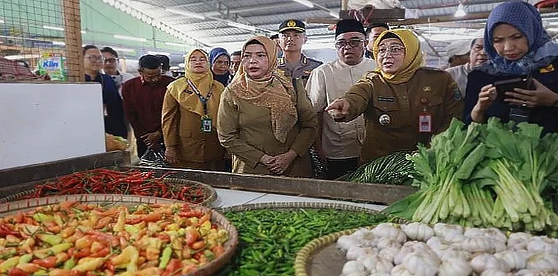 Wakil Bupati Tangerang Pantau Harga Cabai Rawit Merah Sentuh Rp100 Ribu di Pasar Cisoka