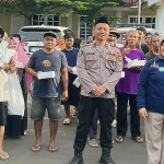 Biddokkes Polda Banten Bagikan 100 Paket Takjil Gratis di Bulan Ramadan
